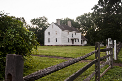 General George Washington was headquartered at the Wallace house in Somerville